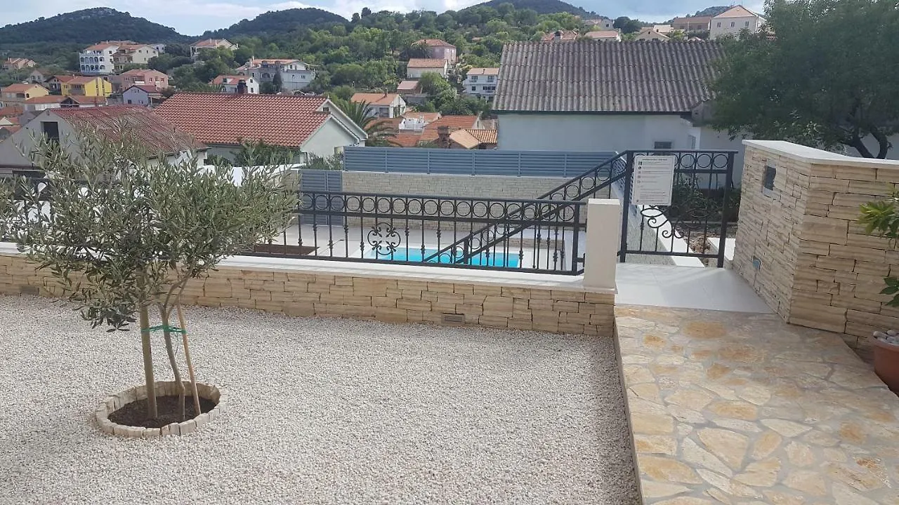 Apartment Azaleja Sali
