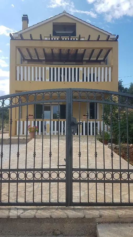 Apartment Azaleja Sali