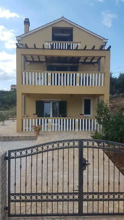 Apartment Azaleja Sali