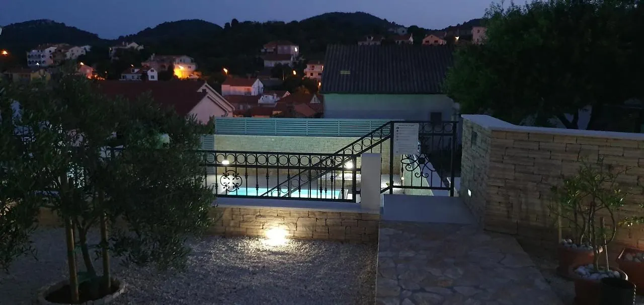 Apartment Azaleja Sali