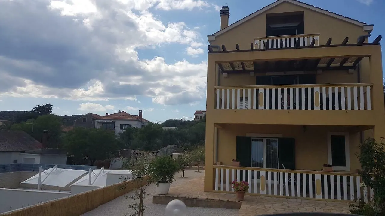 Apartment Azaleja Sali